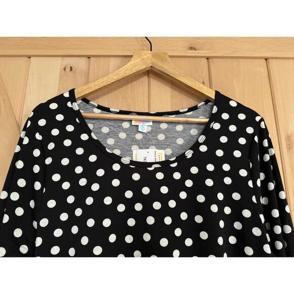 LulaRoe | Lynnae Long Sleeve Black Polkadot Top NWT | Size 2XL (22-24) - Picture 2 of 8